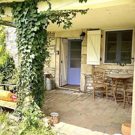 Hotel Maison Au Calme Avec Vue Genouille (Vienne)