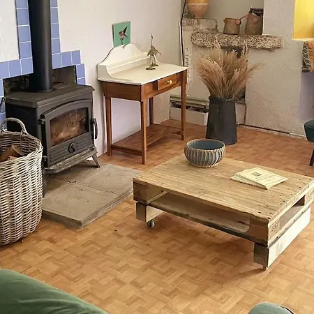 Maison Au Calme Avec Vue Genouille (Vienne)